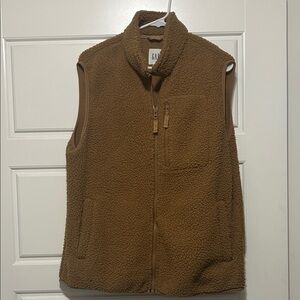 Gap Men’s Brown Sherpa Fleece Vest